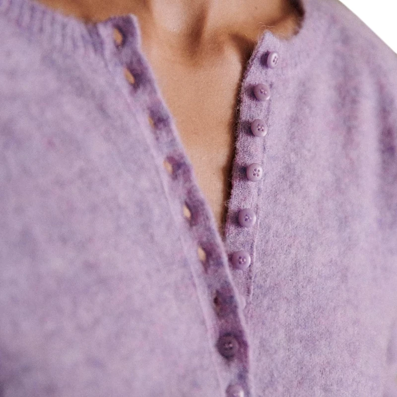  22新款 女士紫丁香色马海毛羊毛混纺纽扣门襟圆领套头衫 商品