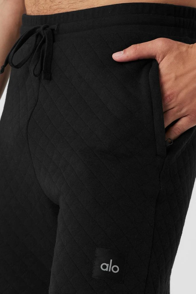 商品Alo|Quilted Stadium Short - Black,价格¥674,第4张图片详细描述