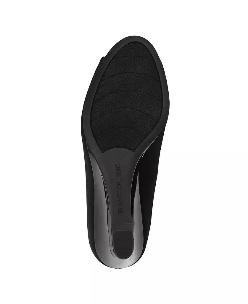 商品Bandolino|Women's Tufflove Peep Toe Wedge Pumps,价格¥351,第5张图片详细描述