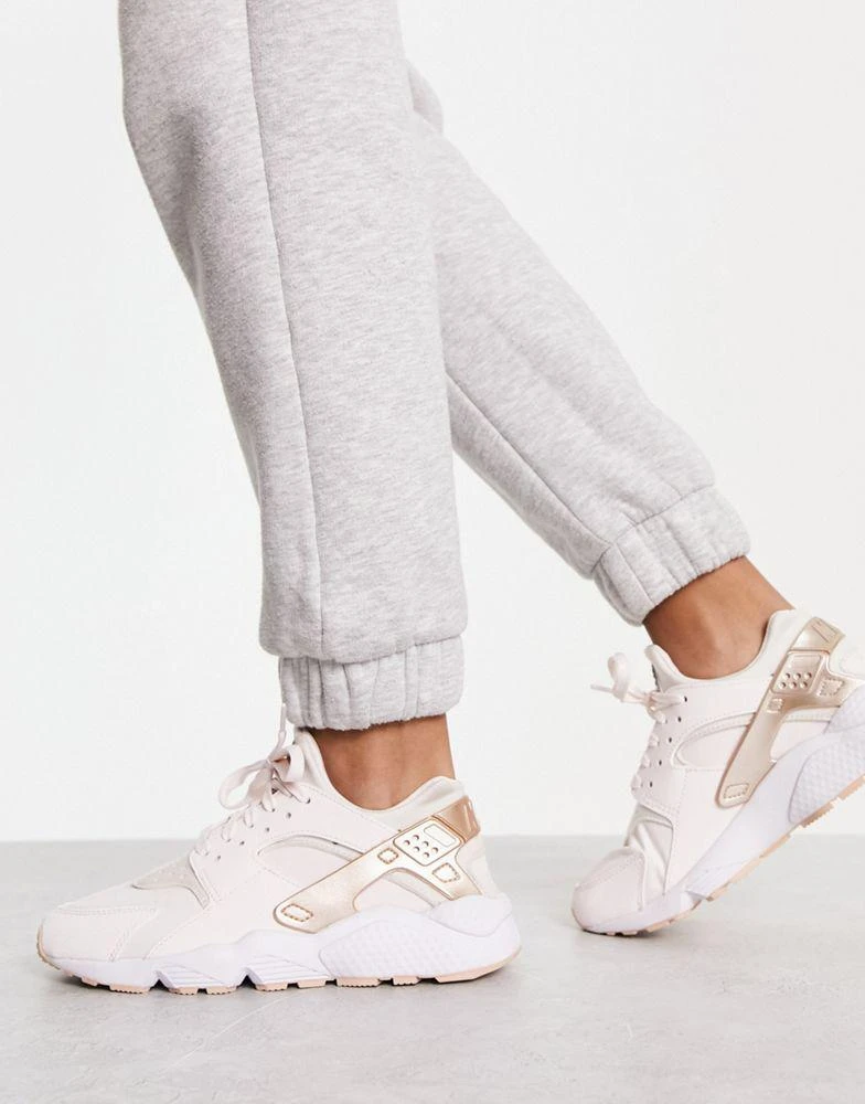商品NIKE|Nike Air Huarache trainers in soft pink and metallic shimmer,价格¥819,第1张图片