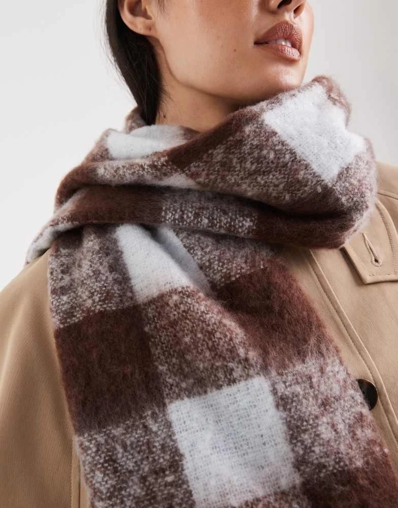 商品Threadbare|Threadbare blanket scarf in blue and chocolate brown check,价格¥161,第2张图片详细描述