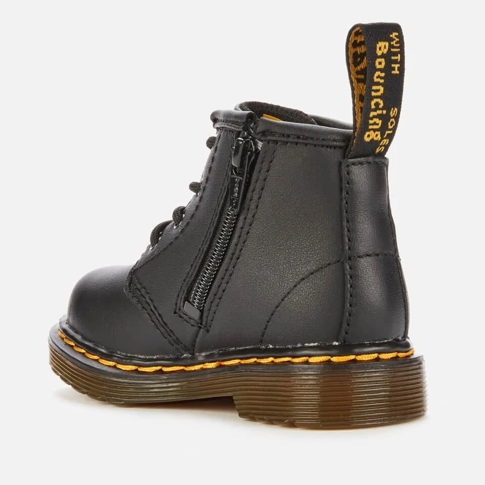 商品Dr. Martens|DR. MARTENS TODDLERS' 1460 LEATHER LACE-UP 4 EYE BOOTS - BLACK,价格¥287,第3张图片详细描述