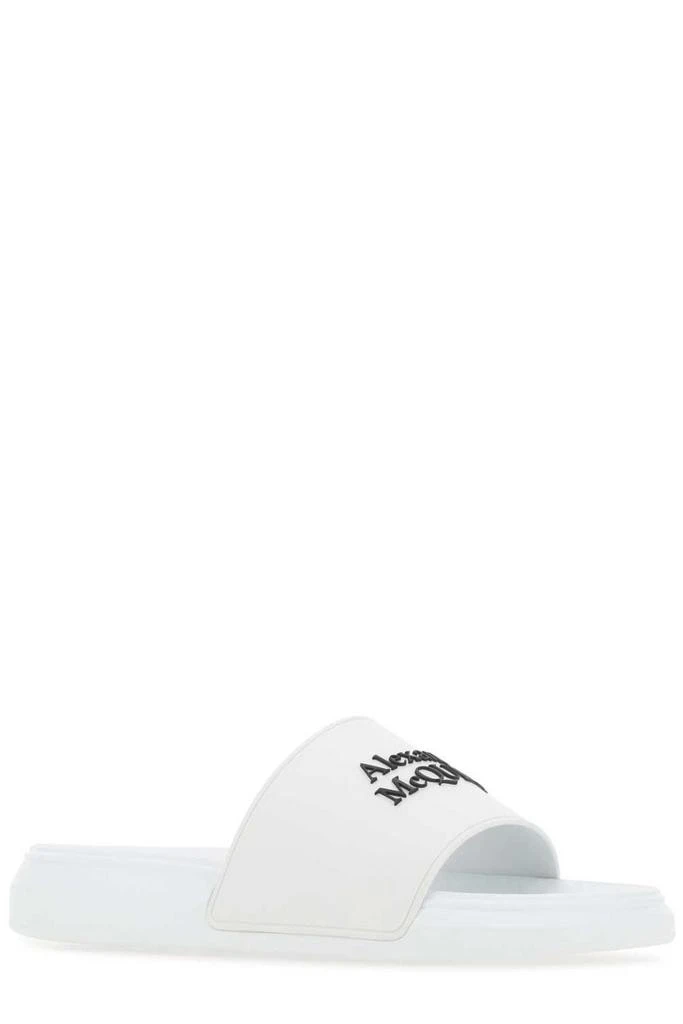 商品Alexander McQueen|Alexander McQueen Logo Embossed Slip-On Slides,价格¥1634,第2张图片详细描述