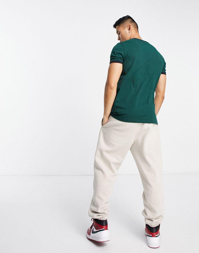 Tommy Hilfiger t-shirt with front stripe in dark green商品第2张图片规格展示