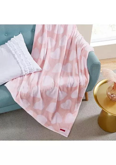 商品Betsey Johnson|Johnson Dotted Heart Ultra Soft Plush Throw Blanket,价格¥286,第2张图片详细描述