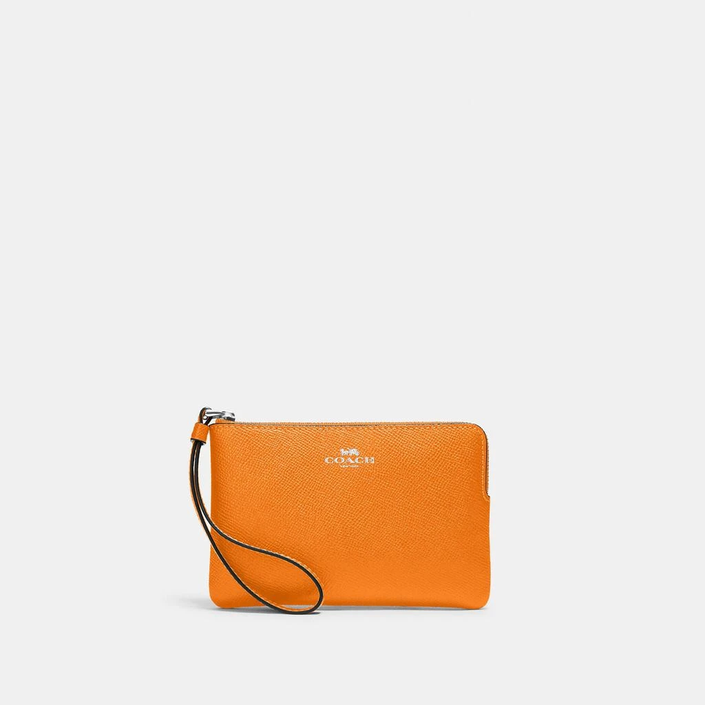 COACH Corner Zip Wristlet 商品