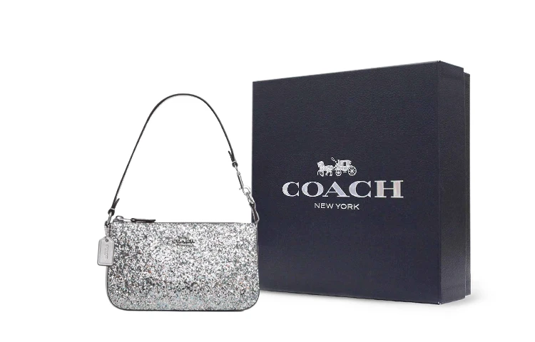 商品[国内直发] Coach|蔻驰 Nolita 19 徽标Logo铭牌拉链五金扣闪光卡槽 小牛�皮 腋下包手提单肩包 小号 女款 银色,价格¥2109,第6张图片详细描述