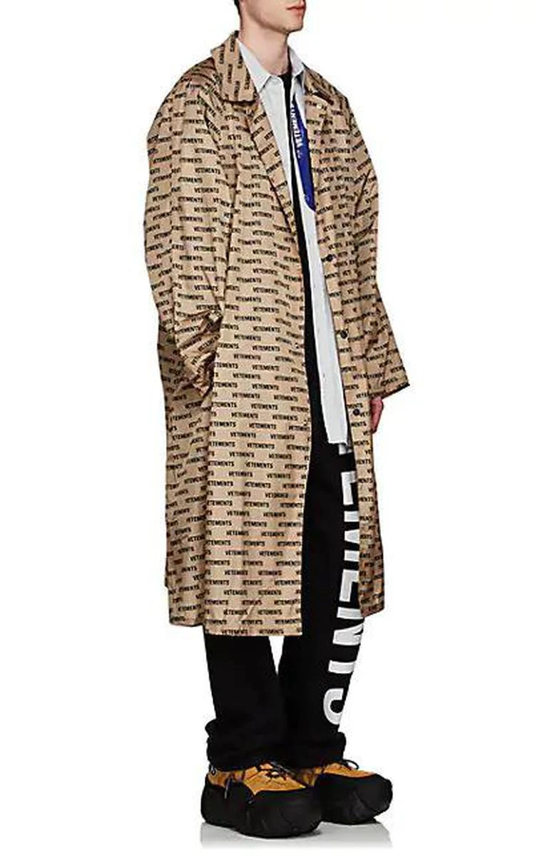 商品Vetements|Monogram Oversized Raincoat,价格¥5522,第2张图片详细描述