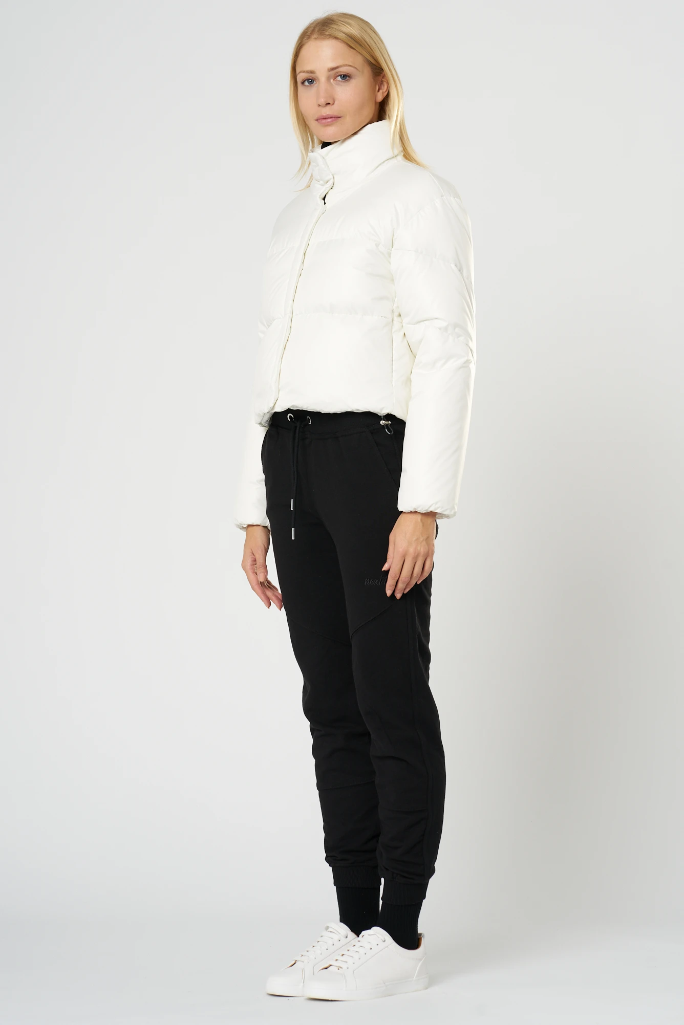 商品【商品预售7天】 GooSe Tech|GooSe Tech 女士羽绒服 GST221114709001 白色,价格¥2677,第1张图片