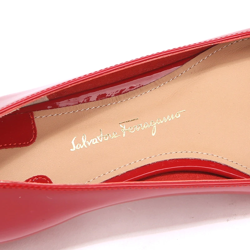 SALVATORE FERRAGAMO 女士红色漆皮休闲平底船鞋 0680095 商品