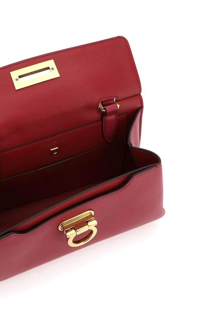 商品Salvatore Ferragamo|Salvatore ferragamo leather swing small bag,价格¥9406,第2张图片详细描述