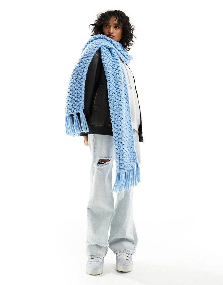 商品ASOS|ASOS  DESIGN chunky knit scarf with tassels in blue,价格¥205,第2张图片详细描述