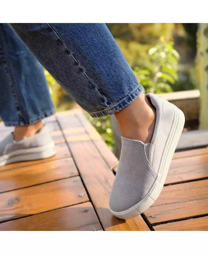 Women's Happiness Lo Slip-Ons 商品