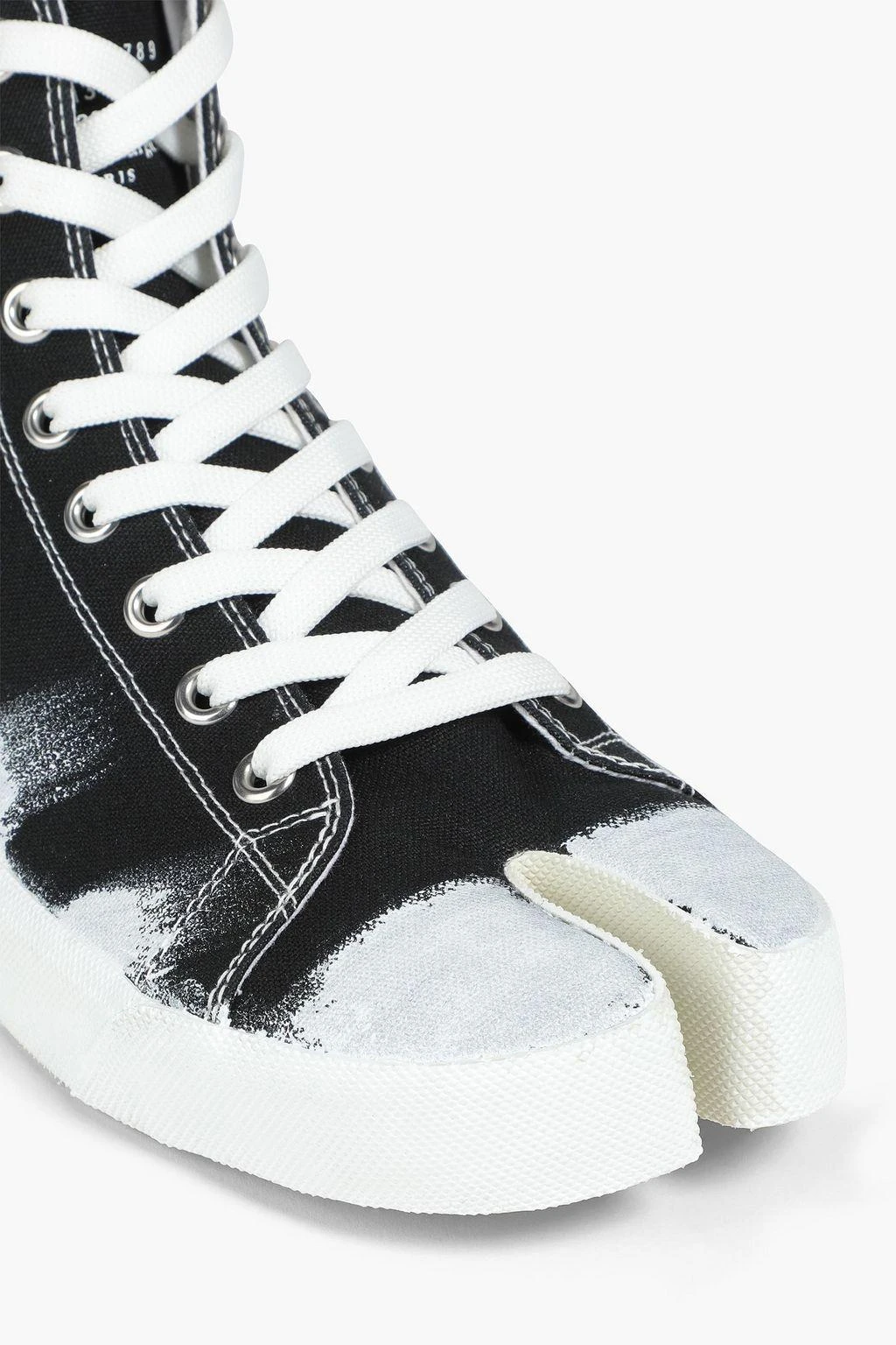 商品MAISON MARGIELA|Tabi split-toe painted canvas high-top sneakers,价格¥2408,第4张图片详细描述