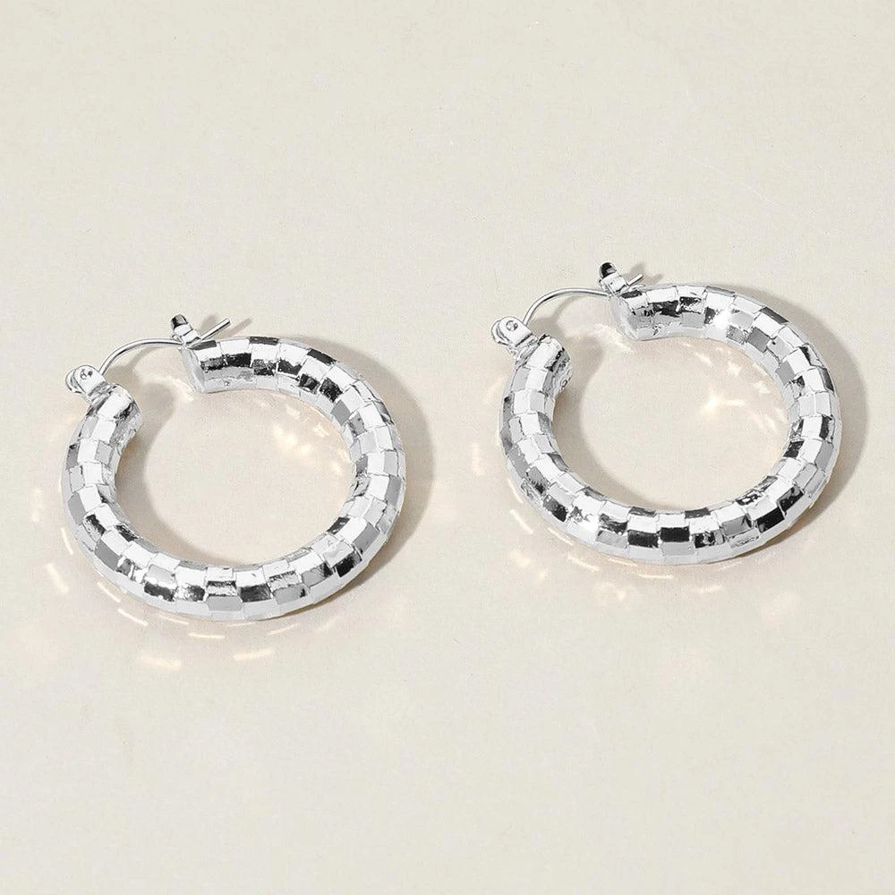 商品FASHNZFAB|Textured Metal Hoop Pin Catch Earrings - Silver,价格¥175,第1张图片详细描述