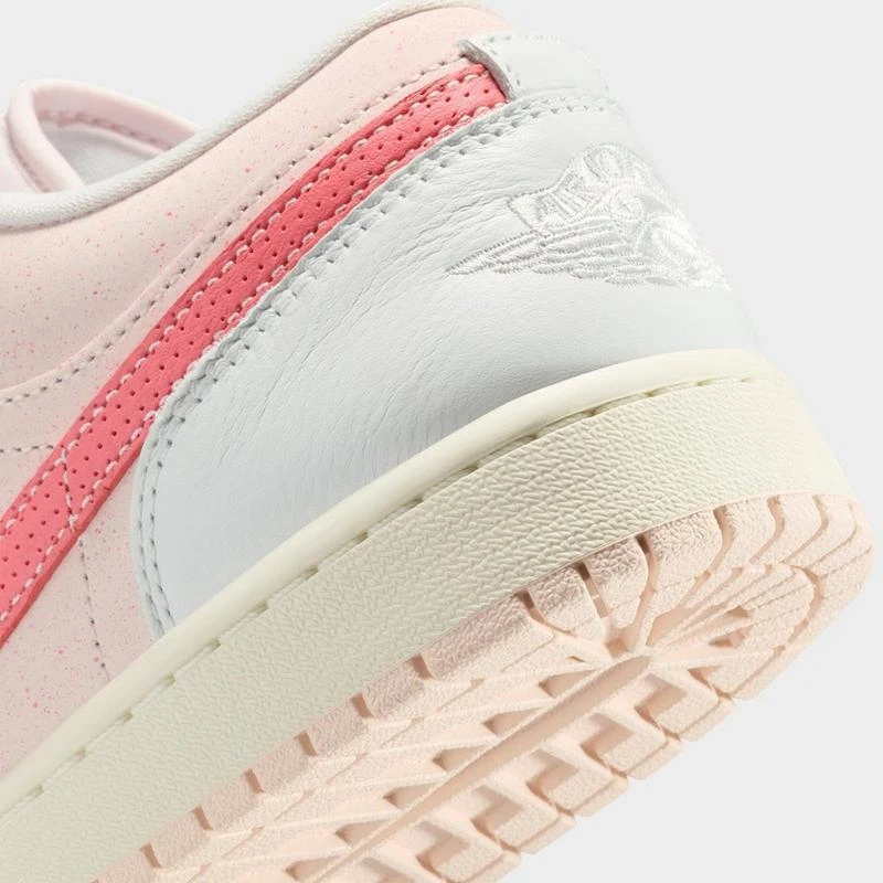 商品Jordan|Women's Air Jordan 1 Low SE Casual Shoes,价格¥927,第3张图片详细描述