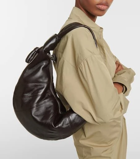 商品Lemaire|Fortune Croissant leather shoulder bag,价格¥10677,第2张图片详细描述