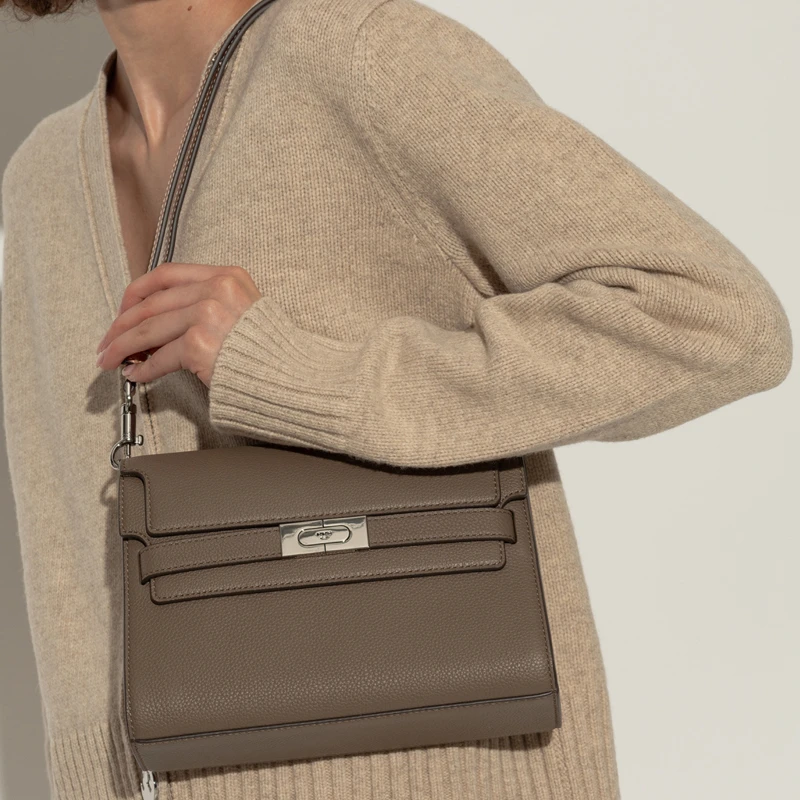 商品[国内直发] Tory Burch|汤丽柏琦 Lee Radziwill 拼色纹理 荔枝纹皮革 单肩包 女款 蘑菇灰,价格¥6658,第5张图片详细描述