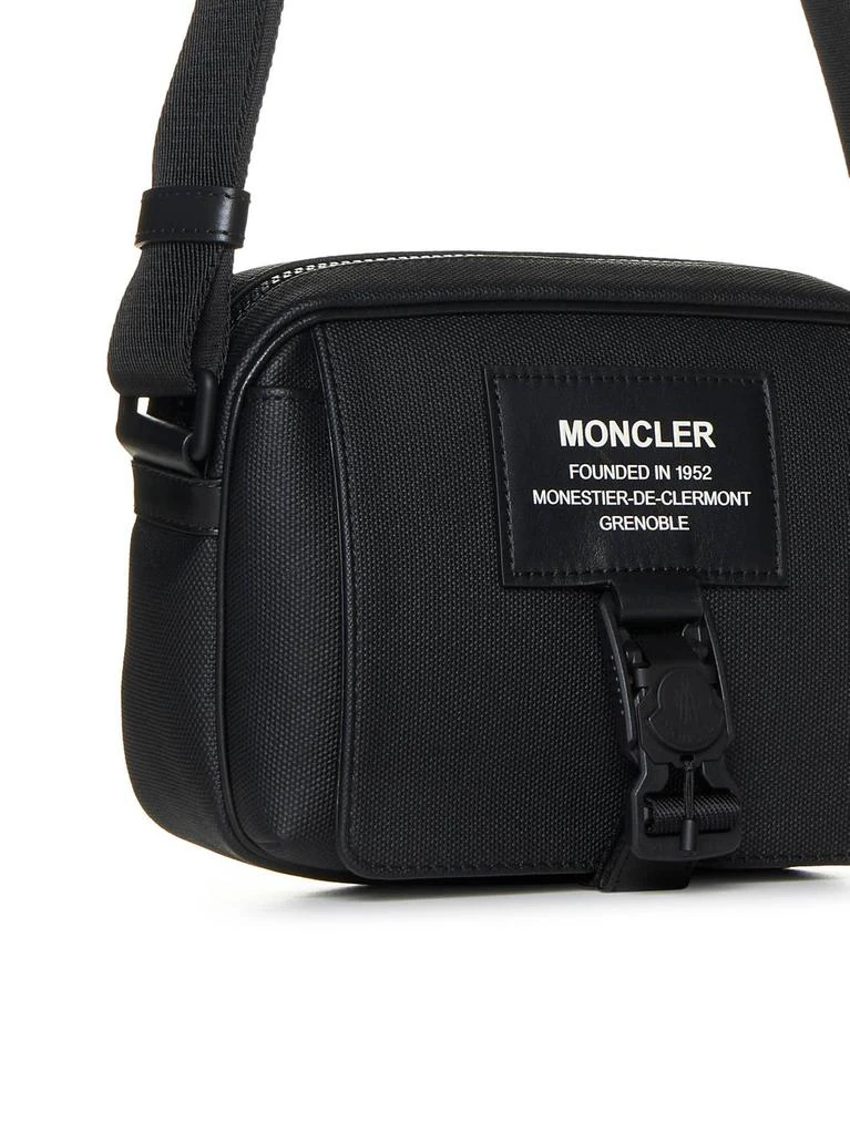 商品Moncler|Moncler Logo Patch Zip-Up Messenger Bag,价格¥4208,第4张图片详细描述