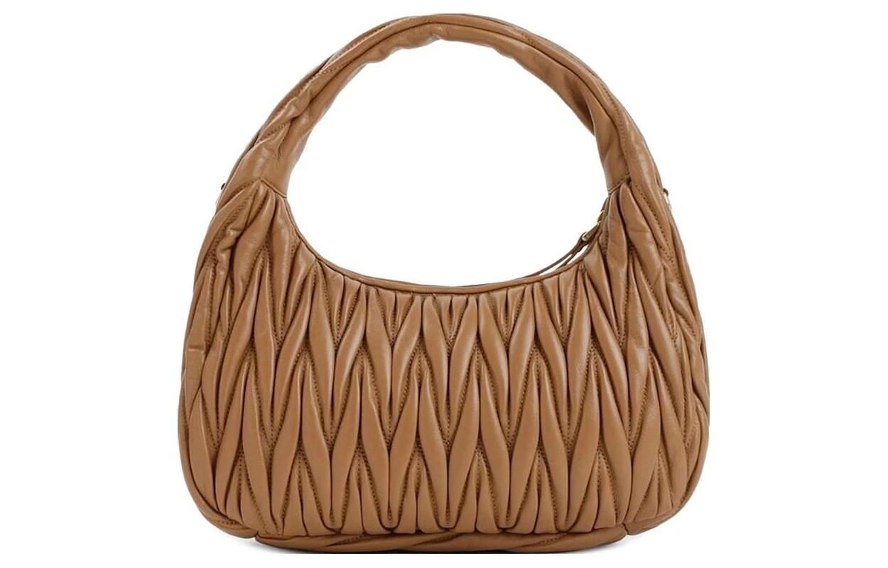 商品[国内直发] Miu Miu|缪缪 Wander系列 金属刻字徽标提花凸纹 软羊革 Hobo包腋下包单肩斜挎手提包 常规 女款 焦糖色,价格¥18031,第4张图片详细描述