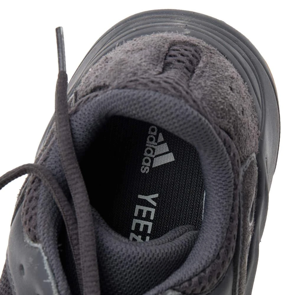 Yeezy x Adidas Dark Grey Suede And Mesh Boost 700 V2 Mauve Low Top Sneakers Size 39 1/3 商品