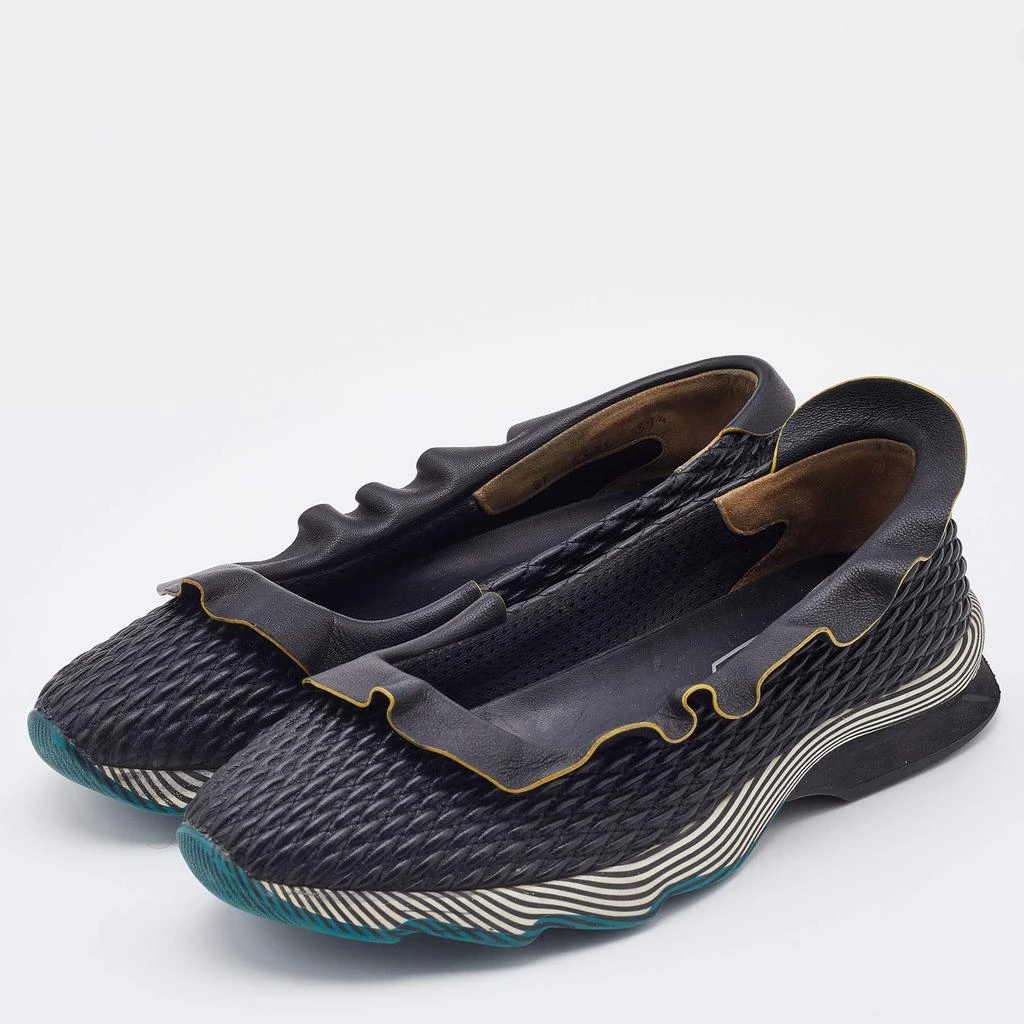 商品[二手商品] Fendi|Fendi Black Leather Ruffle Slip On Sneakers Size 39.5,价格¥959,第2张图片详细描述