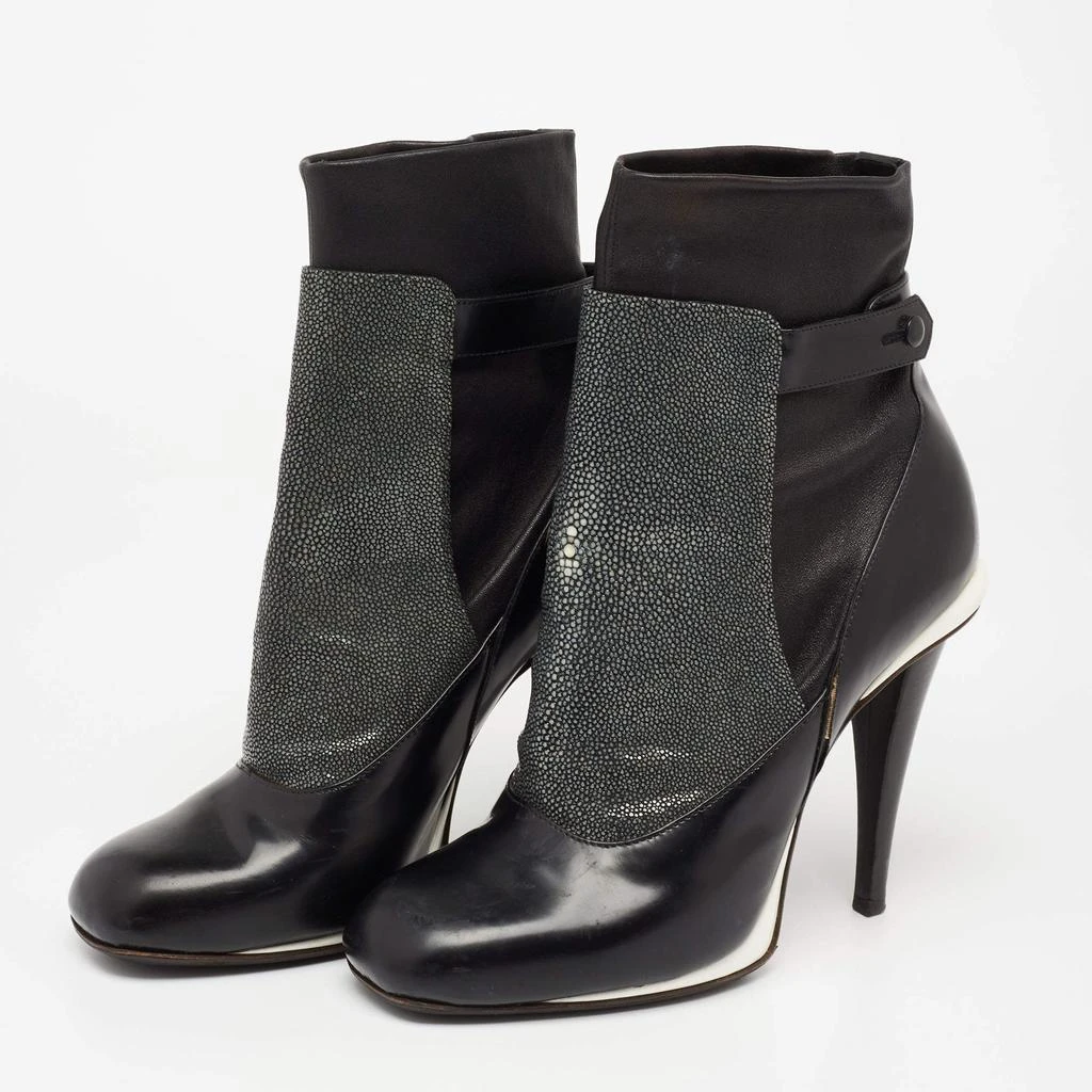 商品[二手商品] Fendi|Fendi Black Texture leather and Leather Ankle Boots Size 40,价格¥2297,第2张图片详细描述