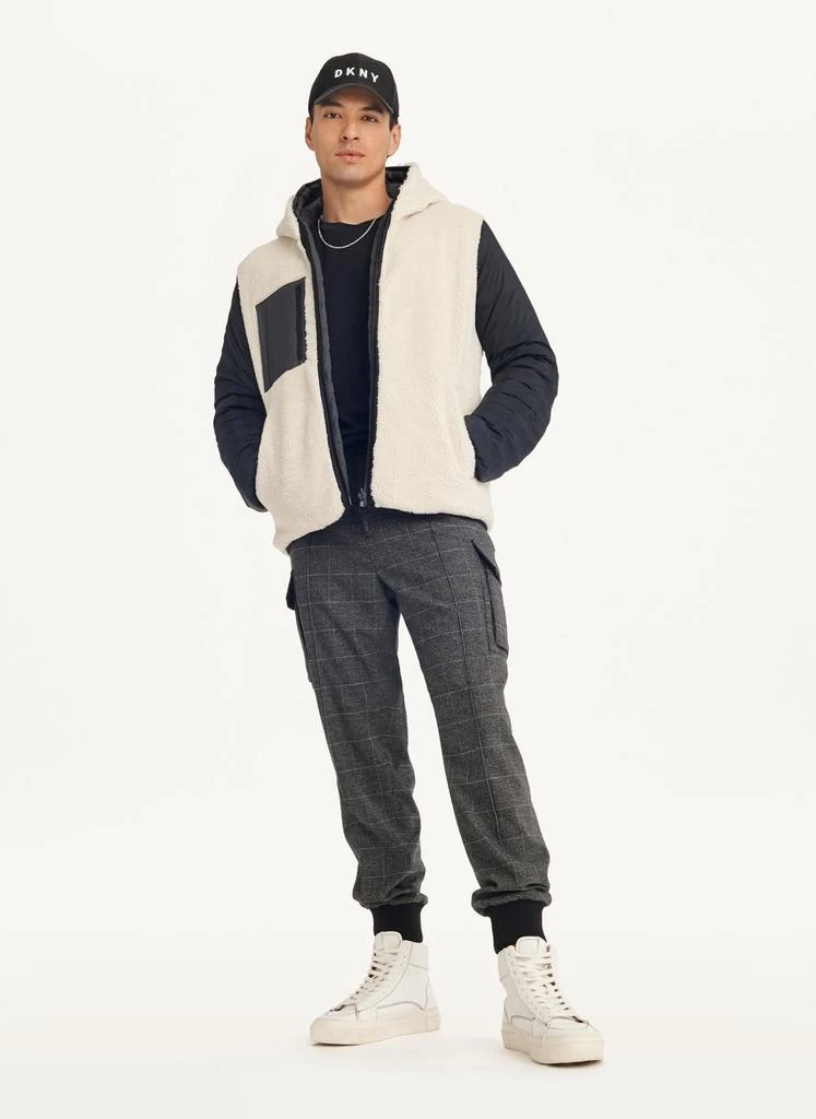 商品DKNY|Quilted Reversible Sherpa Jacket,价格¥532,第2张图片详细描述