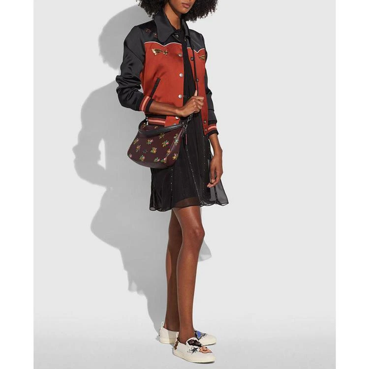 商品Coach|Chelsea Crossbody with Cross Stitch Floral Print,价格¥1226,第2张图片详细描述