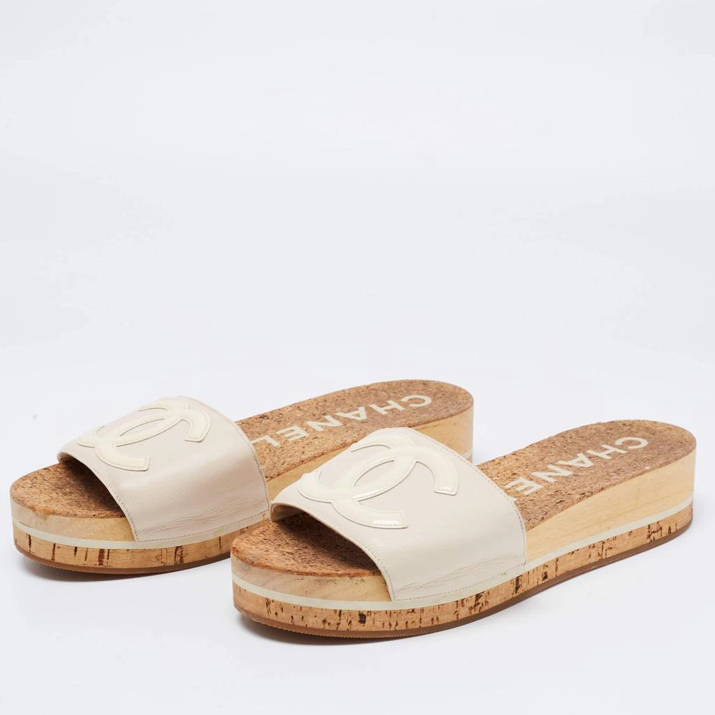 商品[二手商品] Chanel|Chanel Beige Leather CC Platform Slides Size 38,价格¥7007,第2张图片详细描述