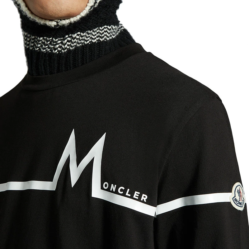 商品Moncler|【预售3-7天】Moncler/蒙克莱 22年秋冬新款 男士黑色纯棉M图案长袖T恤H20918D000038390T999,价格¥2174,第5张图片详细描述