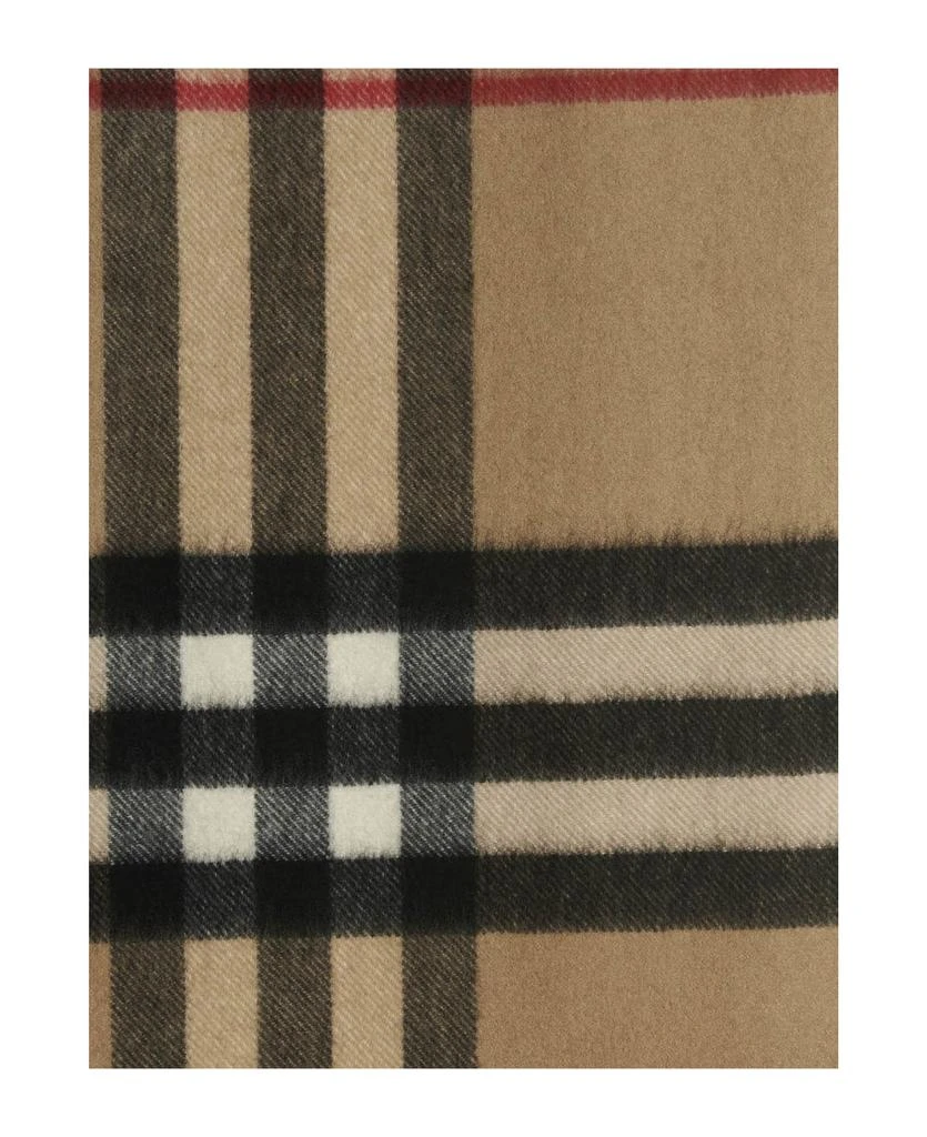 商品Burberry|Tartan Scarf,价格¥3246,第3张图片详细描述