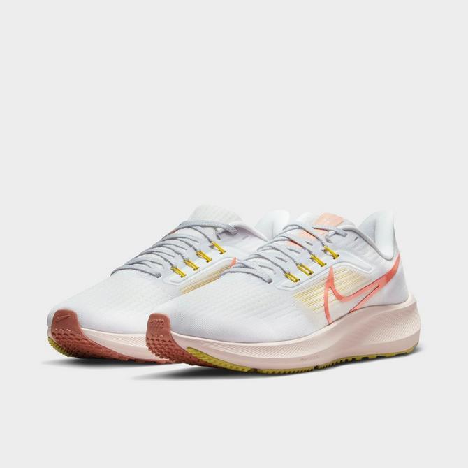 商品NIKE|Women's Nike Air Zoom Pegasus 39 Running Shoes,价格¥963,第4张图片详细描述