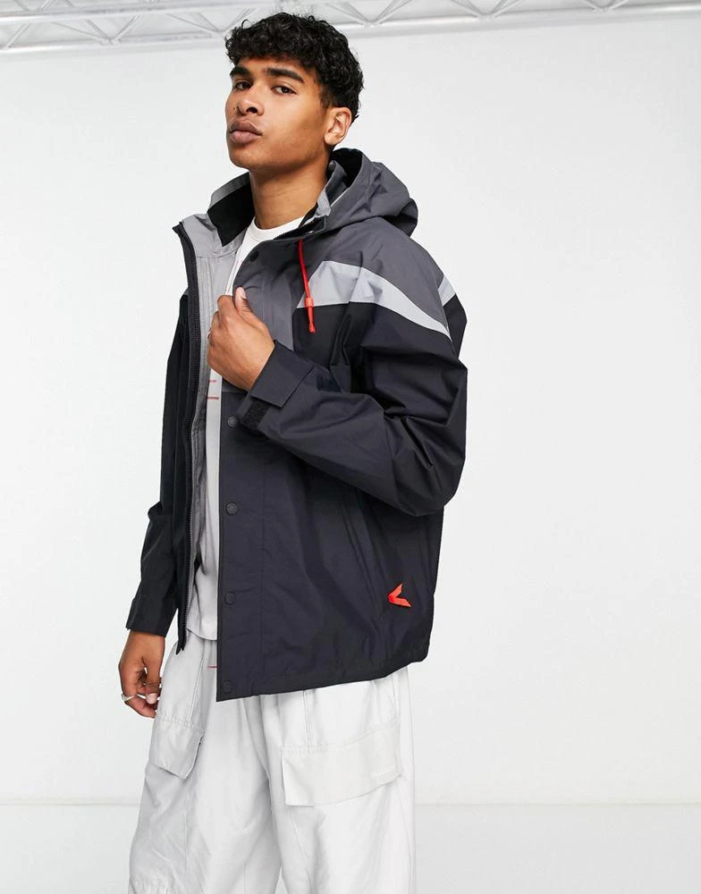 商品Berghaus|Berghaus Dean Street unisex Eclipse panel waterproof jacket in black,价格¥1654,第1张图片