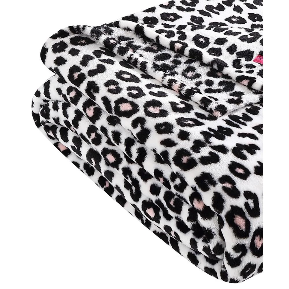 商品Betsey Johnson|Betsey's Leopard Ultra Soft Plush Blanket,价格¥531,第2张图片详细描述