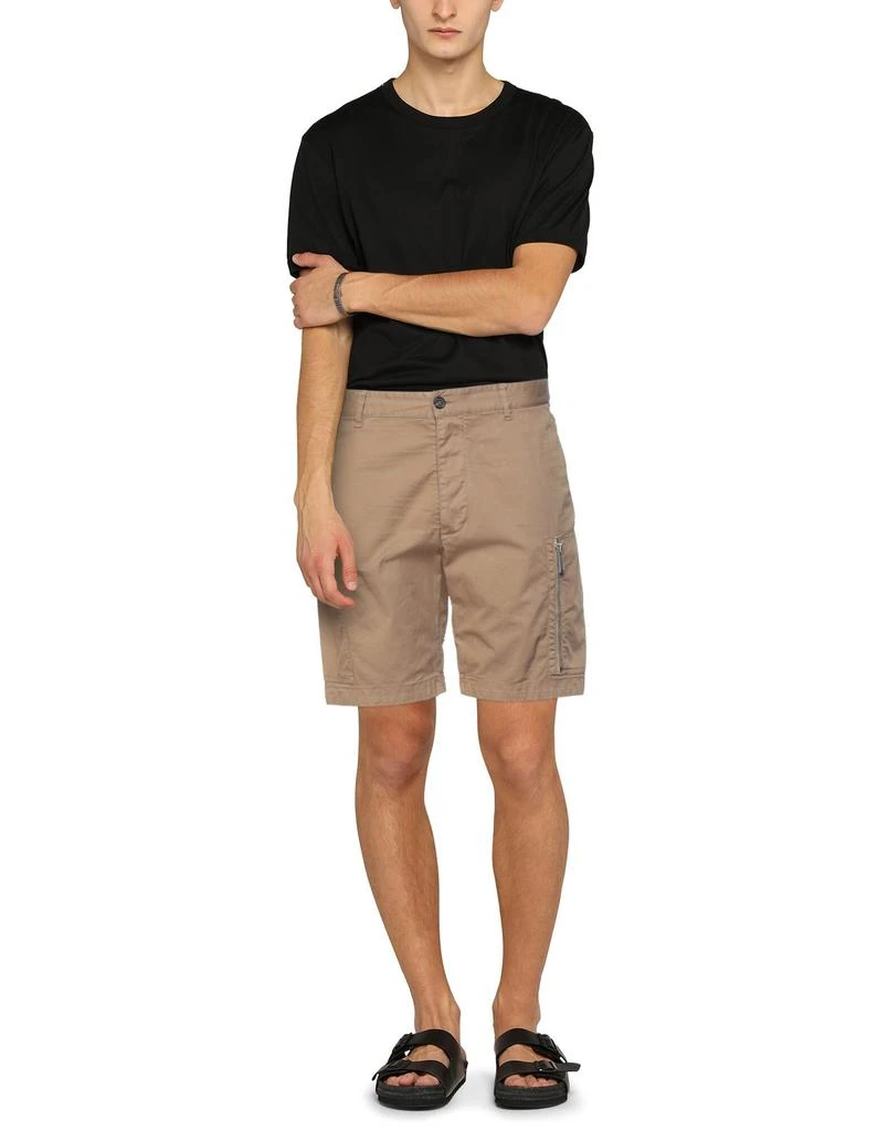 商品DSQUARED2|Shorts & Bermuda,价格¥3142,第2张图片详细描述