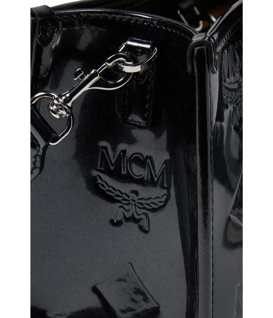 商品MCM|Munchen Emblem Maxi Monogrammed Leather Tote,价格¥6828,第4张图片详细描述