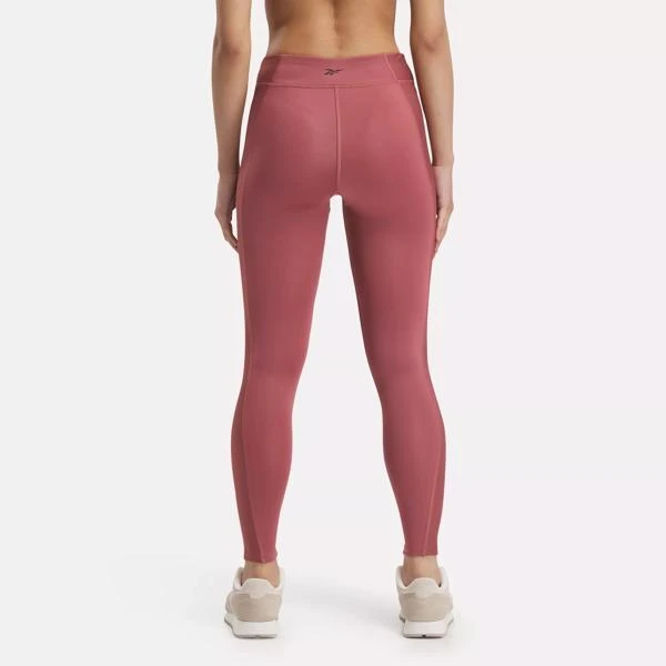 商品Reebok|Yoga High Rise Performance Rib Leggings,价格¥111,第3张图片详细描述