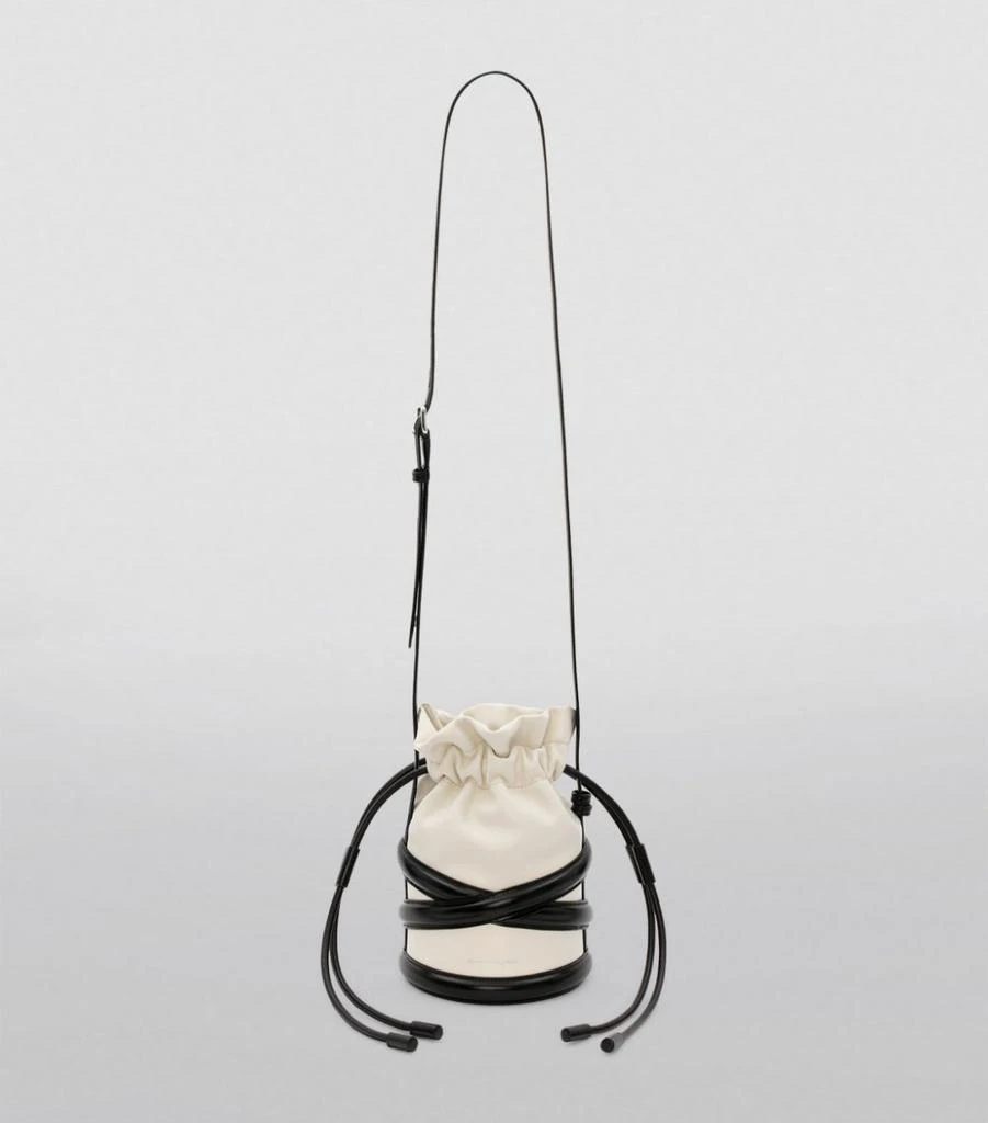 商品Alexander McQueen|Leather The Curve Drawstring Bucket Bag,价格¥12840,第2张图片详细描述