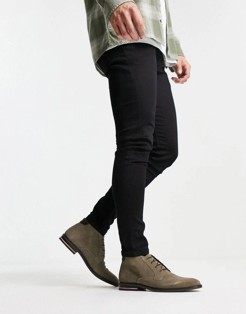 商品Tommy Hilfiger|Tommy Hilfiger signature suede boots in brown,价格¥1055,第4张图片详细描述