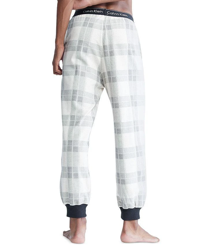 商品Calvin Klein|Modern Holiday Textured Plaid Classic Fit Pajama Joggers,价格¥339,第3张图片详细描述