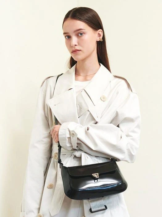 商品Coccinelle|Beat Hobo Shine Bag_Black,价格¥3491,第2张图片详细描述