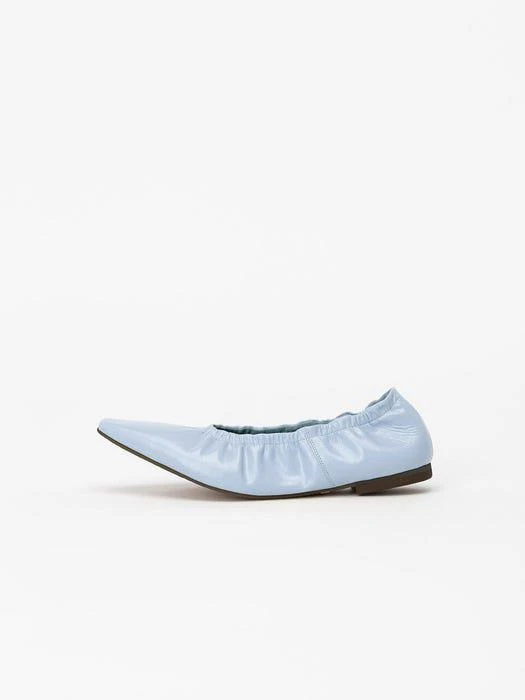 商品CHAUSSURE LAPIN|Arnaud Soft Flat Shoes in Wrinkled Sky Blue,价格¥1978,第2张图片详细描述