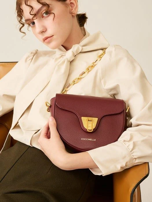 商品Coccinelle|Beat Mignon Halfmoon Bag_7 Color,价格¥2447,第3张图片详细描述