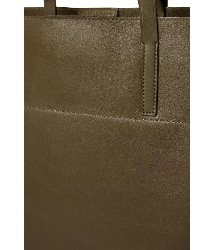 �商品Madewell|The Essential Tote in Leather,价格¥1421,第4张图片详细描述