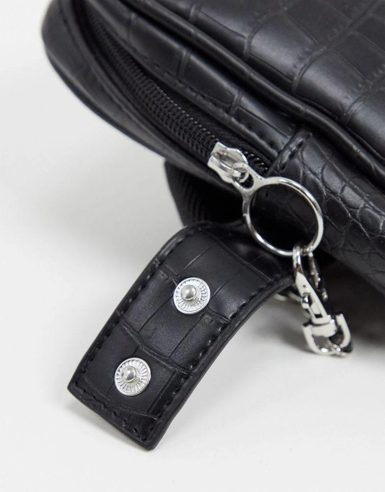 商品ASOS|ASOS DESIGN chest harness bag in black faux leather croc emboss and chain detail,价格¥75,第4张图片详细描述