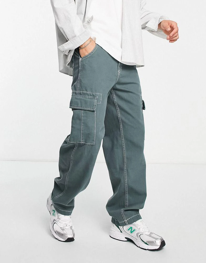 商品Bershka|Bershka contrast stitch wide fit cargo pants in grey,价格¥354,第1张图片