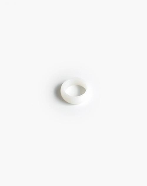 商品Madewell|Seree White Tee Jade Ring,价格¥309,第1张图片