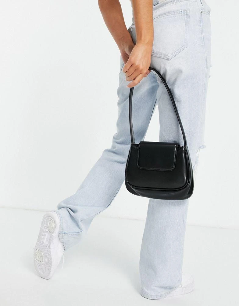 商品ASOS|ASOS DESIGN curved shoulder bag with flap in black ,价格¥108,第3张图片详细描述