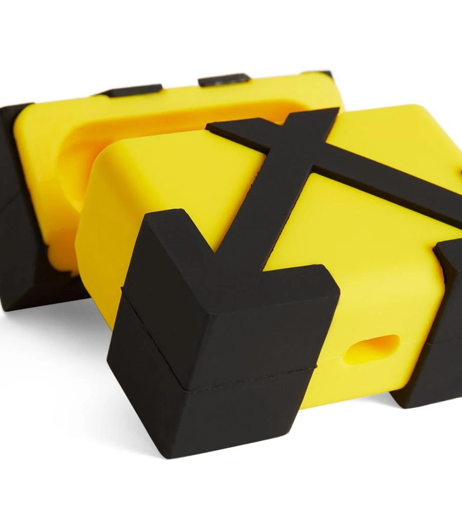 商品Off-White|Arrows AirPods Pro Case,价格¥420,第4张图片详细描述